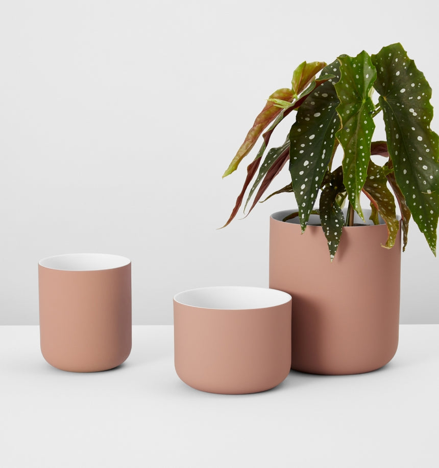 Middle of Nowhere | Minna Planter Rust Medium